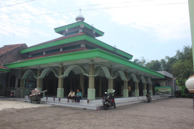 Masjid At Taqwa di Dusun/Desa Gedangan, Kecamatan Sumobito