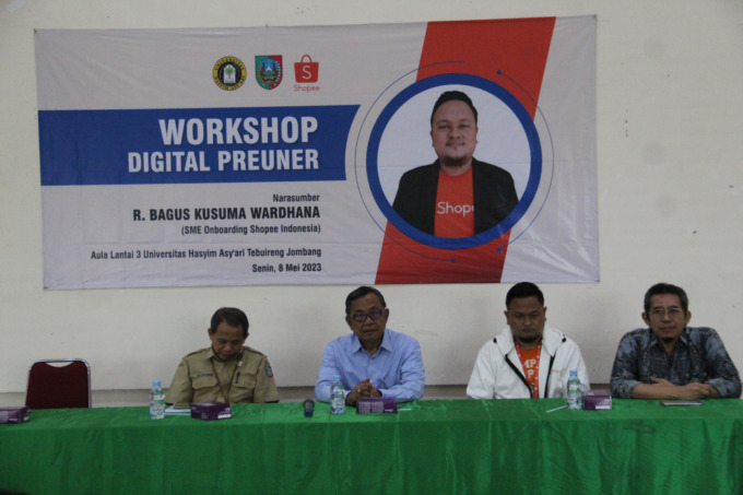 Workshop digitalpreneur yang digelar Unhasy Jombang bersama Bappeda Jombang untuk pesertra Krenova