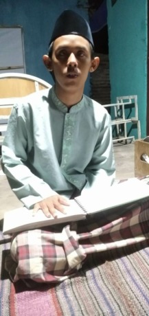Muhammad Izzaqhi, Pemuda tuna netra asal Jombang yang giat menghafal Alquran