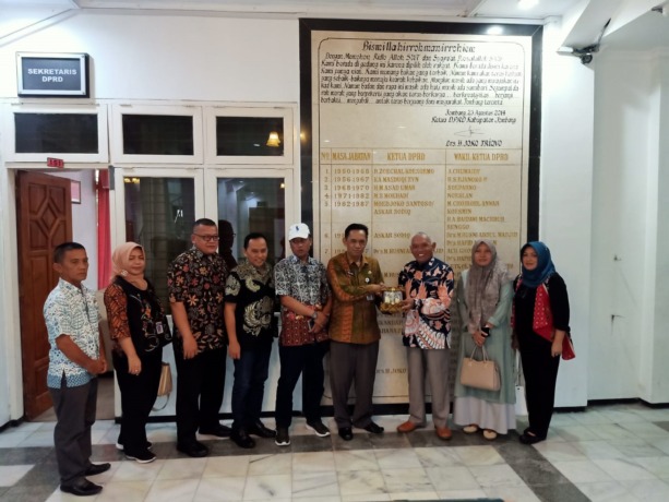 DPRD Jombang saat menerima kunjungan dari Komisi B DPRD Pemalang