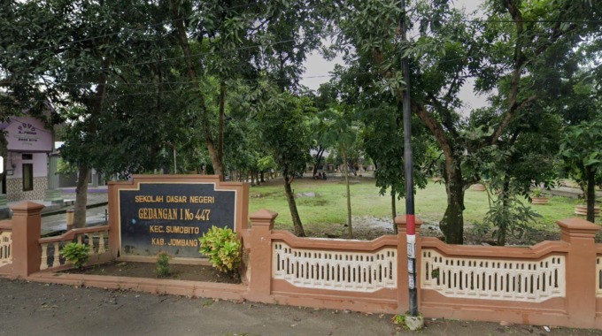 SDN Gedangan di kecamatan Sumobito ini berdiri di lahan TKD Gedangan. Namun, TKD ini akan diserahkan ke Pemkab Jombang agar rehab untuk bangunan SD bisa dilakukan.