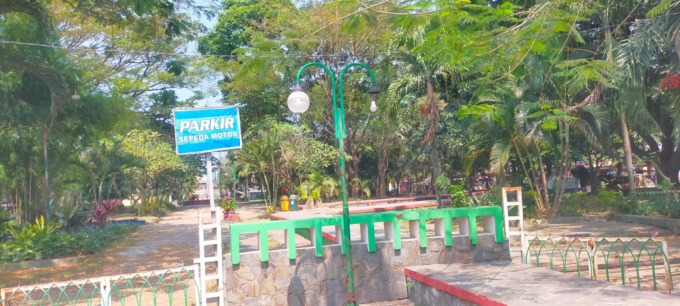 Kondisi lampu dan fasum di RTH Mojoagung yang belum maksimal