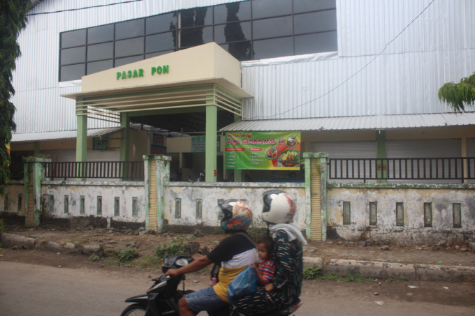 Kondisi bangunan hasil rehabilitasi Pasar Pon Jombang yang ternyata ditemukan ada lebih bayar oleh BPK RI