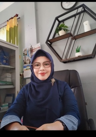 Sri Wahyuningsih SGz MGizi, Kepala Puskesmas Mojowarno