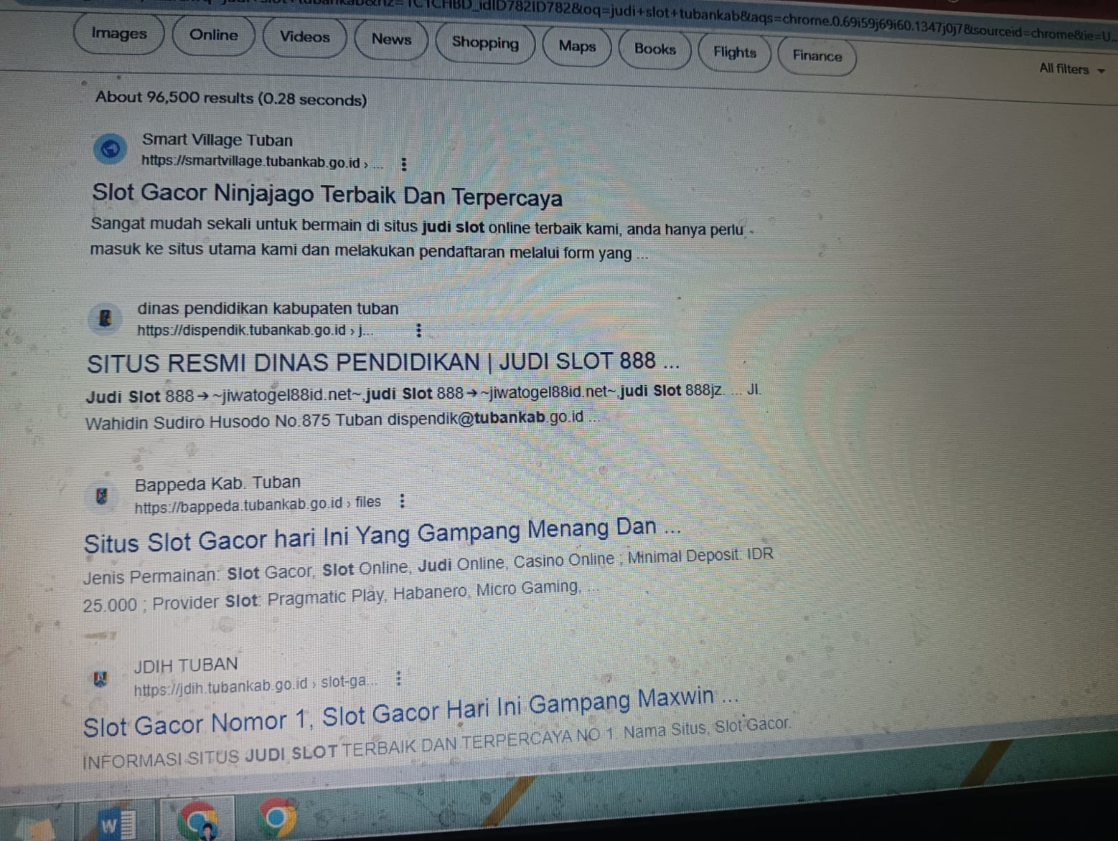MERESAHKAN: Sejumlah situs judi online banyak masuk ke portal milik Pemkab Tuban.  (Yudha Satria Aditama/Radar Tubabn)