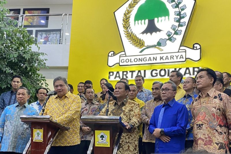 Ketum parpol yang tergabung dalam Koalisi Indonesia Maju (KIM) saat konferensi pers usai pertemuan di Kantor DPP Partai Golkar, Jakarta, Kamis (14/9/2023) malam. ANTARA/Fath Putra Mulya.