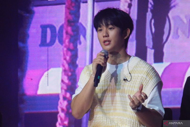 Aktor Korea Selatan Jung Hae-in di sela acara jumpa penggemar pertamanya di Indonesia bertema "2023 JUNG HAE IN FANMEETING IN JAKARTA