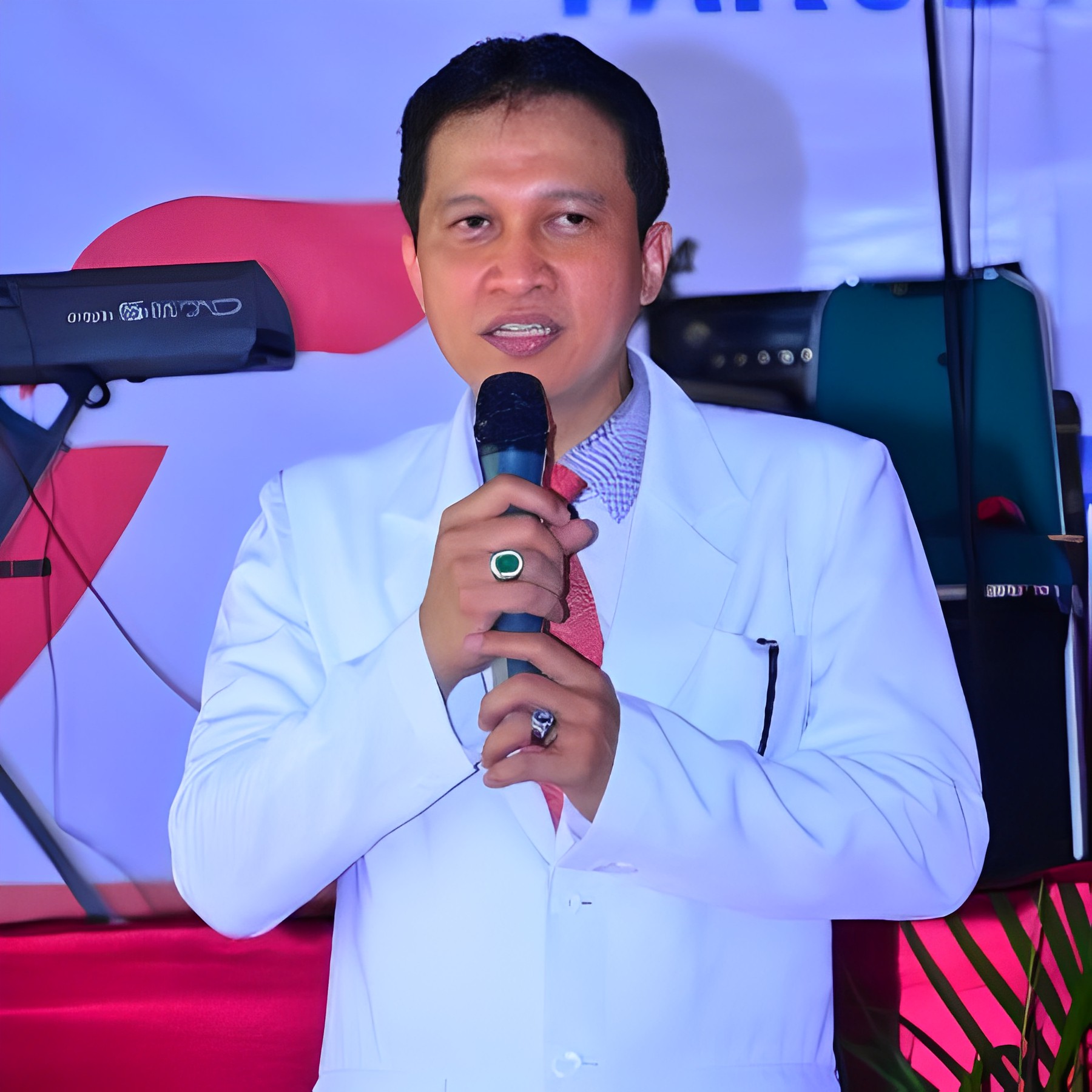 Ketua Asosiasi Fakultas Kedokteran Gigi Indonesia Prof. drg. Suryono, S.H., M.M., Ph.D (Radar Tuban/ds-LinkedIn)