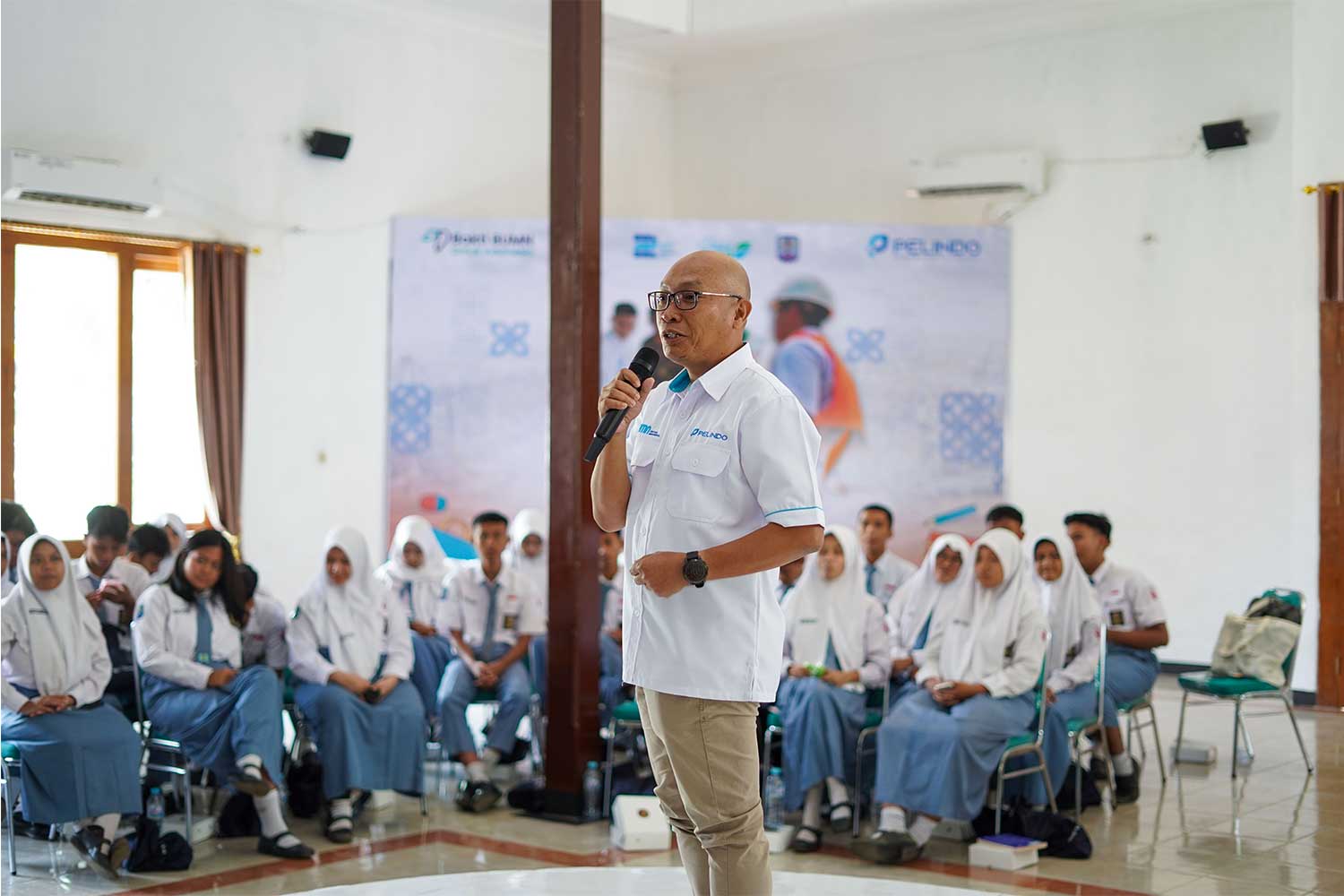 Warsilan, Direktur Utama PT Pelindo Marine Service atau Pelindo Marines .