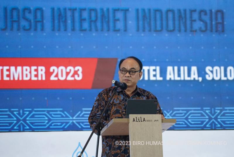 Menkominfo Budi Arie Setiadi saat memberikan sambutan dalam Rapat Kerja Nasional APJII di Surakarta, Jawa Tengah, Selasa (26/9)-Kementerian Komunikasi dan Informatika