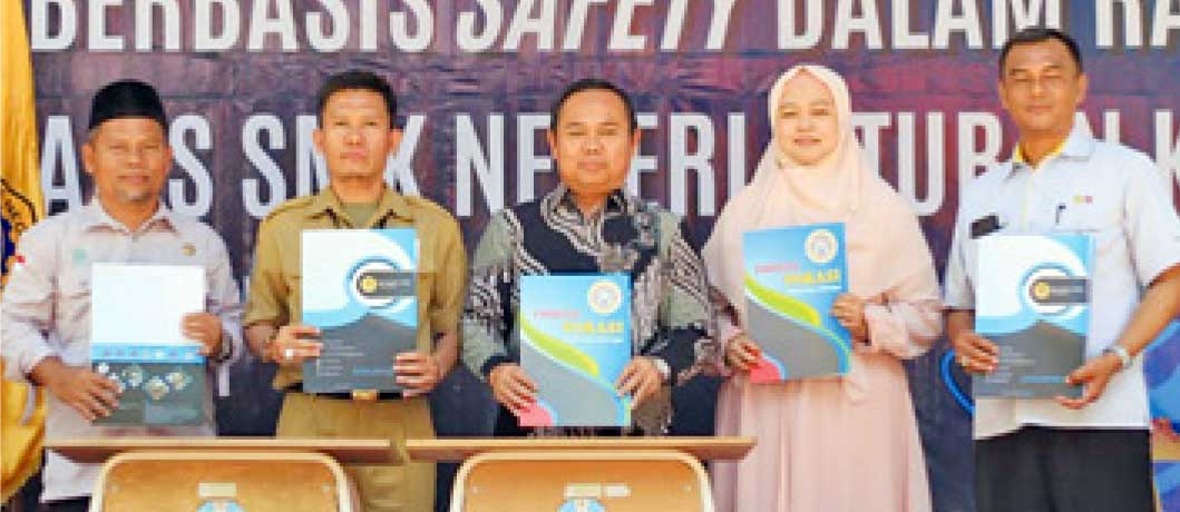 DEMI PENDIDIKAN BERKUALITAS: Penandatanganan MoU dengan BLK, jurusan K3 Vokasi Unair Surabaya dan UTSG. (Yudha Satria Aditama/Radar Tuban)