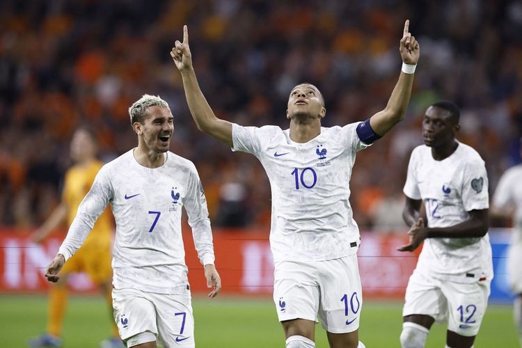 Kapten timnas Prancis, Kylian Mbappe, mencetak dua gol saat timnya menundukkan timnas Belanda 2-1 pada matchday ke-7 Grup B Kualifikasi Euro 2024, Jumat (13/10) atau Sabtu dini hari WIB