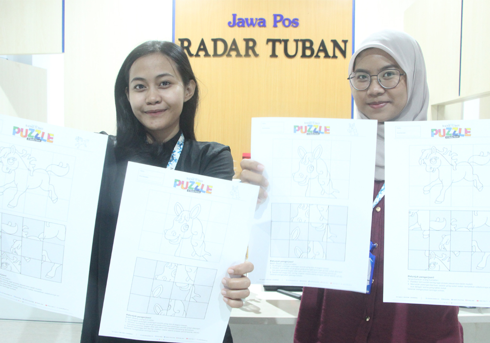 SIAP DISUKSESKAN: Tim event Lomba Puzzle Jawa Pos Radar Tuban mempersiapkan materi lomba untuk jenjang TK se-Kabupaten Tuban.