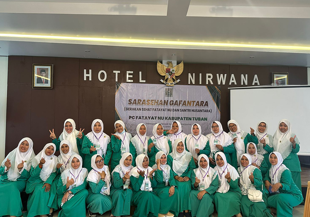 BERSEMANGAT: Anggota dari tiga bidang foto bersama usai membahas program pengawalan isu perempuan dan anak di masing-masing kelompoknya.