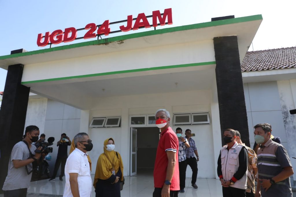HUMAS PEMPROV JATENG UNTUK RADAR TUBAN SIDAK LAYANAN: Ganjar Pranowo rutin melakukan kunjungan ke beberapa puskesmas saat menjabat sebagai gubernur Jawa Tengah