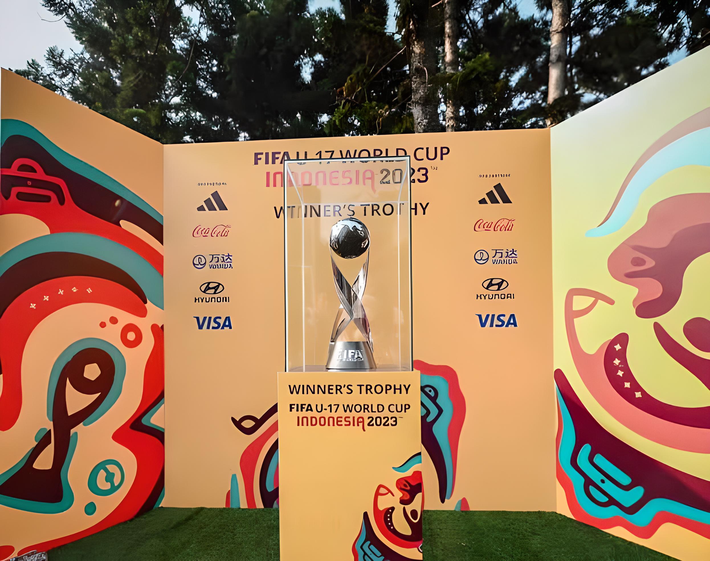 Trophy Piala Dunia U-17 tur hingga sampai ke Solo
