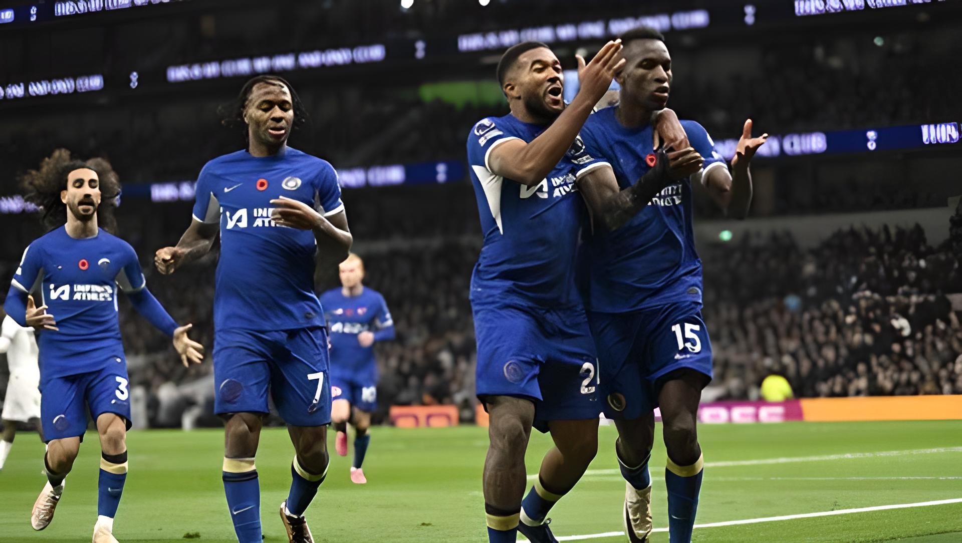 Nico Jackson cetak gol di gawang Tottenham