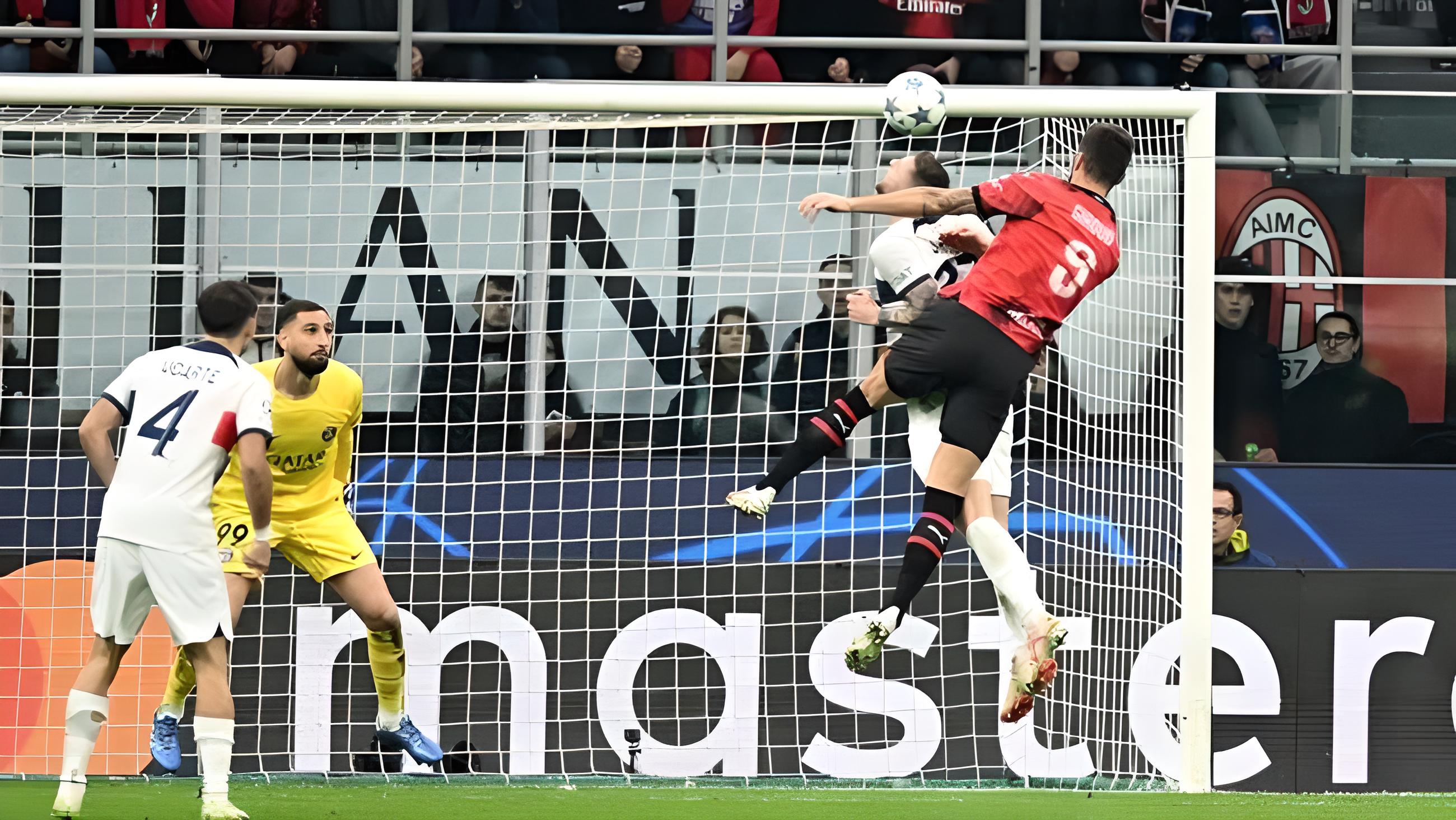Gol Olivier Giroud ke gawang Paris Saint-Germain.