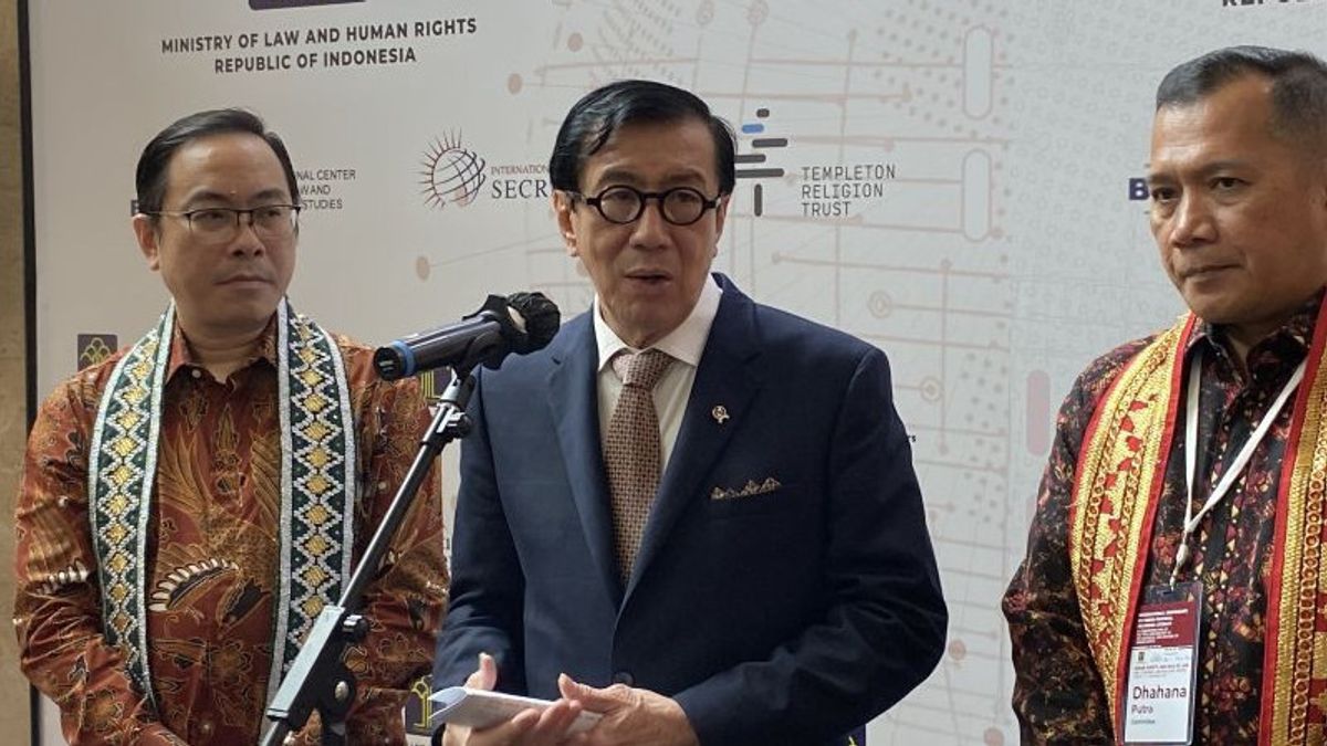 Yasonna H. Laoly (tengah), Menteri Hukum dan HAM