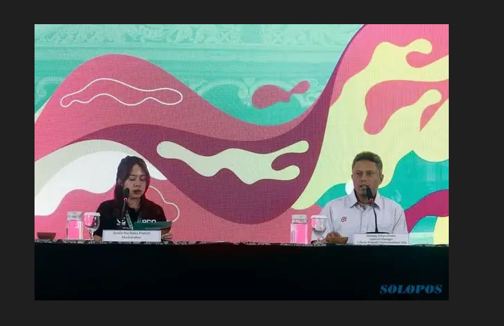 General Manager Telkom Wilayah Telekomunikasi (Witel) Solo, Nanang Setyo Utomo, menyampaikan informasi dalam konferensi pers di Pusat Informasi Piala Dunia U-17 2023