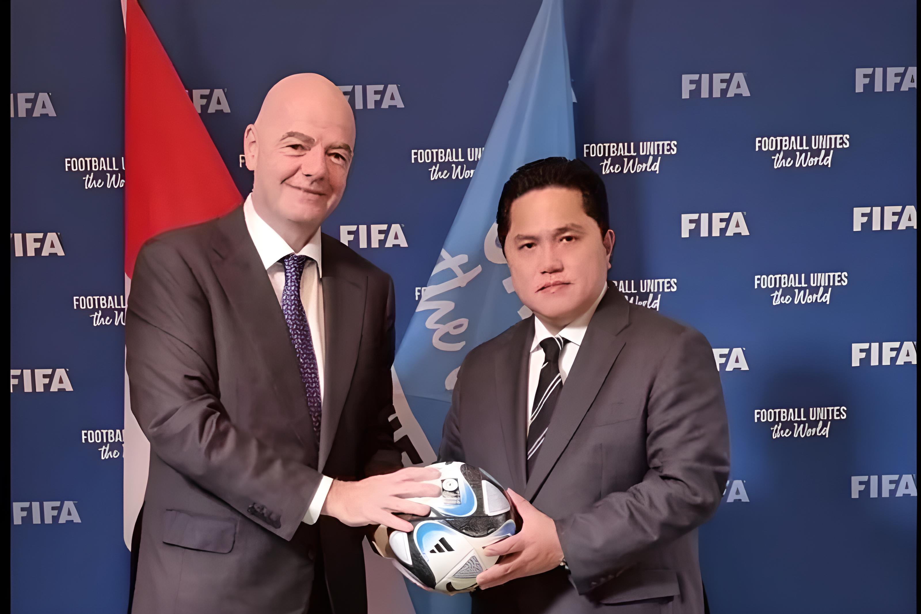 Erick Thohir Ketua Umum PSSI bersama Presiden FIFA Gianni Infantino