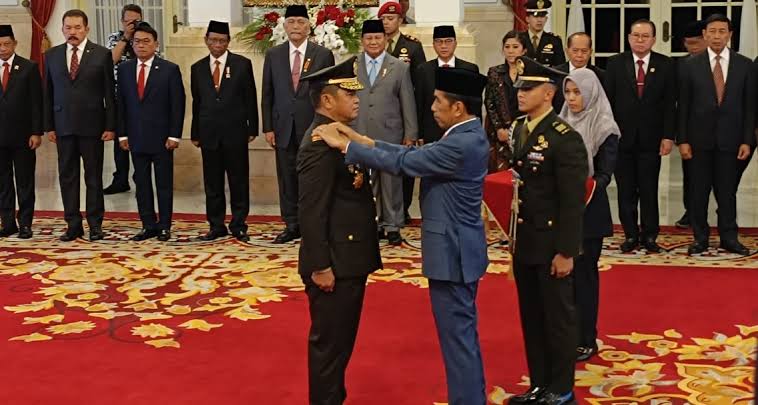 Jokowi lantik Maruli sebagai KASAD