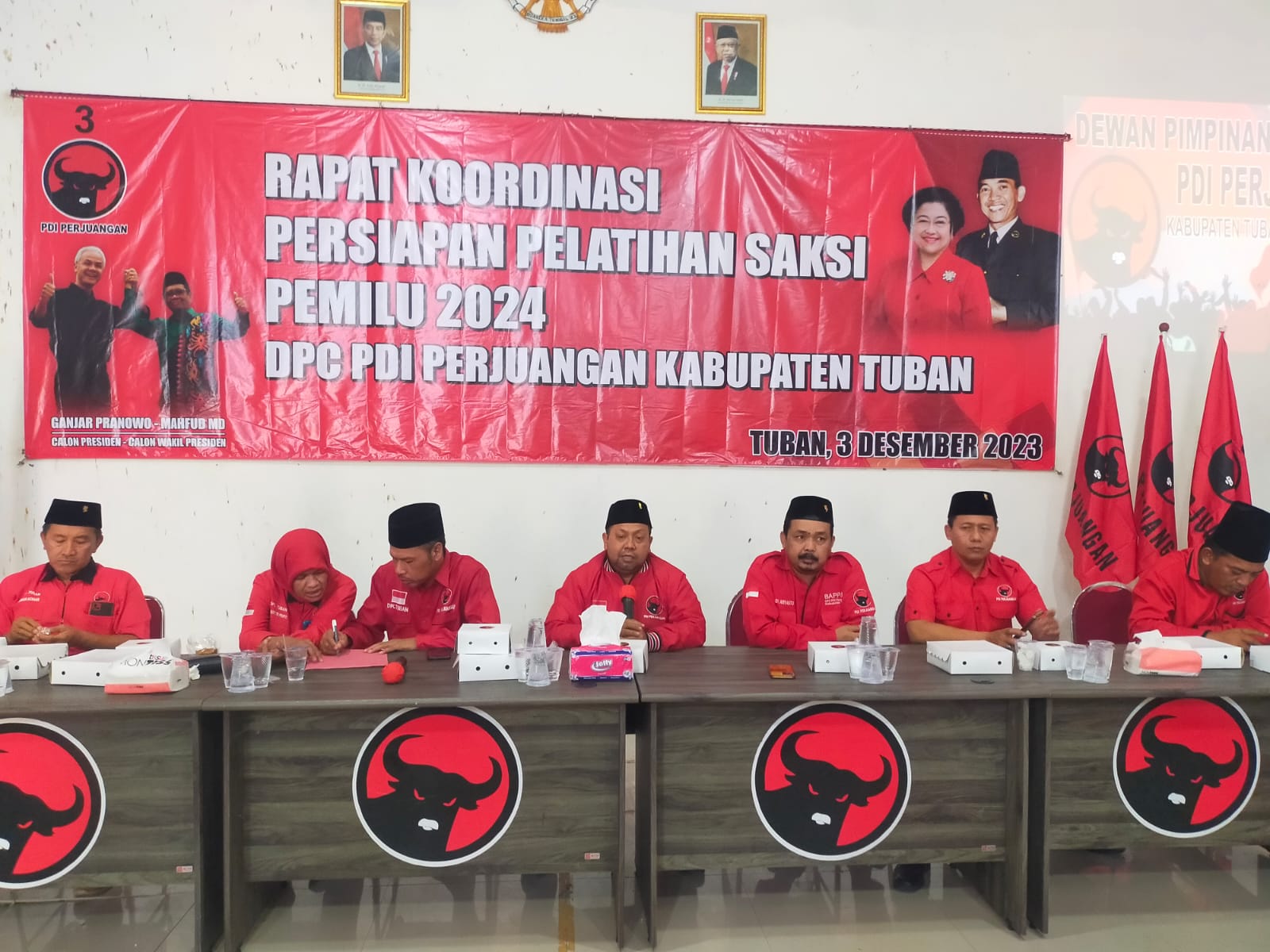 PERSIAPAN: DPC PDIP Tuban saat melakukan koordinasi persiapan pelatihan saksi Pemilu 2024.