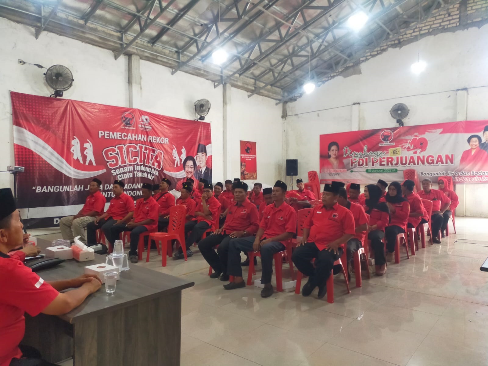 SIAP TOTALITAS: Kader PDI Perjuangan siap turun ke lapangan untuk menyampaikan visi misi Ganjar - Mahfud MD ke masyarakat.