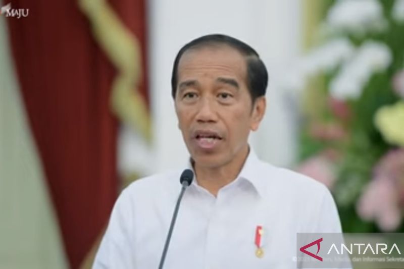 Tangkapan layar - Presiden Joko Widodo saat menyampaikan informasi terkait pengungsi Rohingya dalam konferensi pers diikuti dalam jaringan di Jakarta, Jumat (8/12).