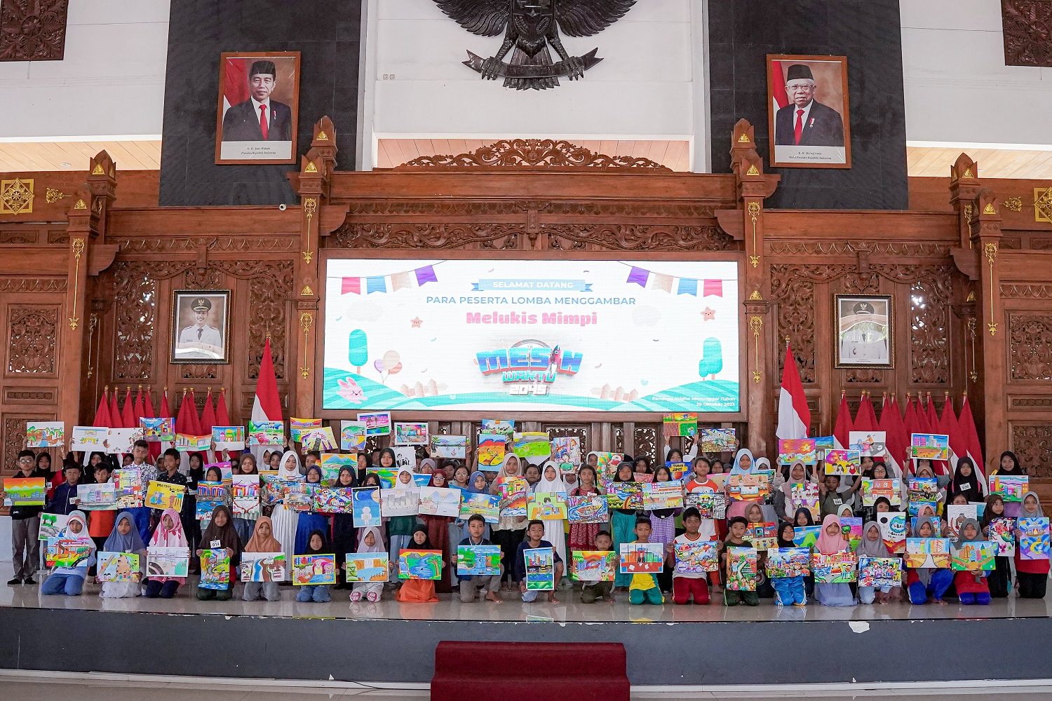 MENGASAH KREATIVITAS: Lomba Melukis Mimpi yang merupakan rangkaian Mesin Waktu 2045 yang melibatkan ratusan peserta didik.