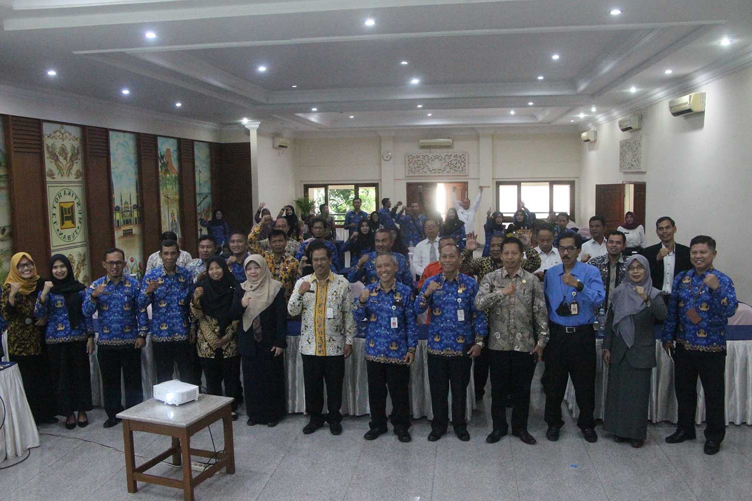 SUKSES BERINOVASI: Seluruh pimpinan OPD dan camat beserta operator yang mengikuti launching implementasi Srikandi di Hotel Mustika Tuban, Kamis (14/12).