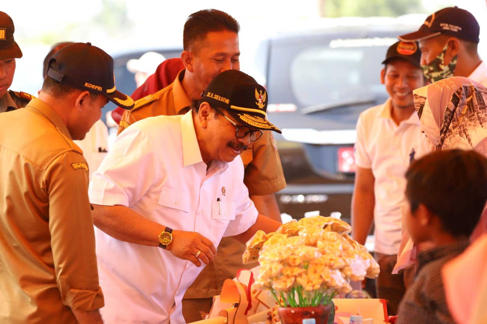 DITUNJUK JADI PILOT PROJECT: Dewan Pertimbangan Presiden, Soekarwo melakukan kunjungan kerja di Tuban awal Mei lalu.