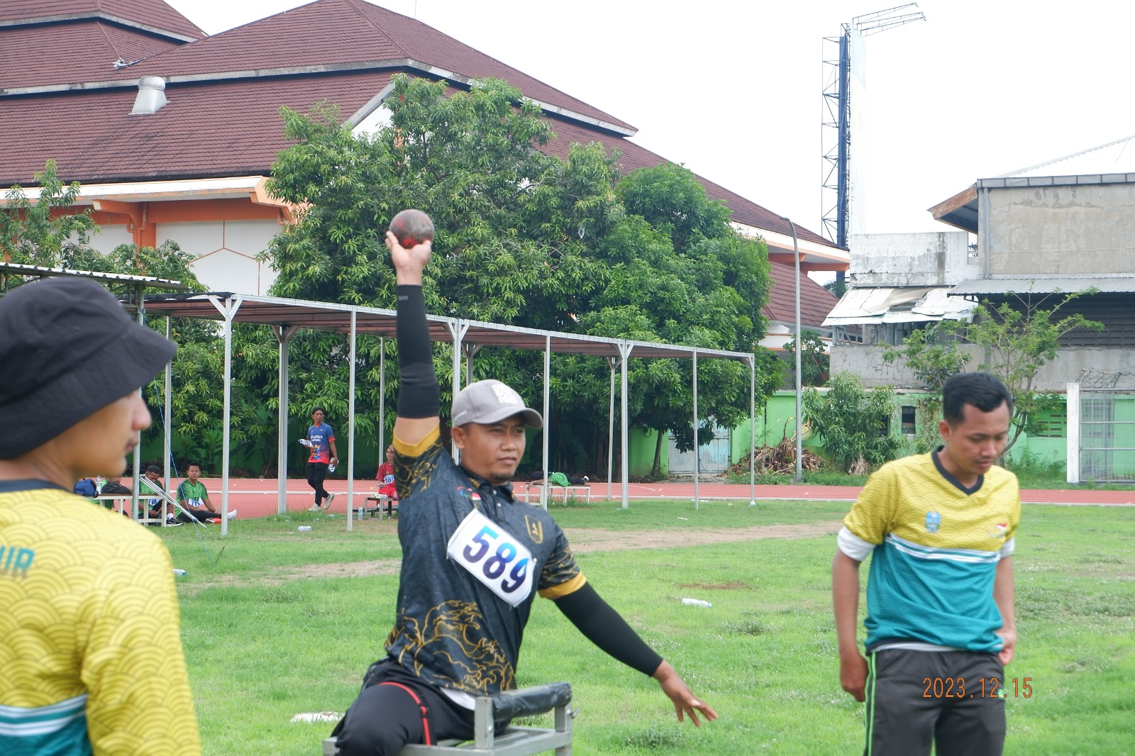 MEMBANGGAKAN: Atlet tolak peluru NPCI Tuban yang berprestasi pada Keparprov 2023.