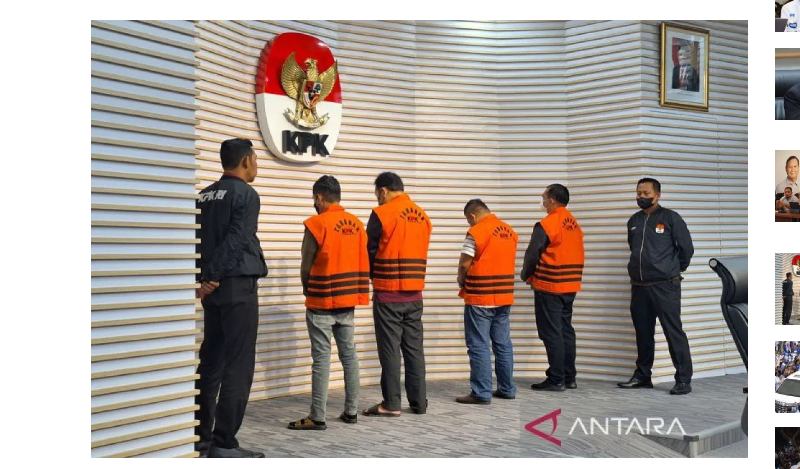 Empat tersangka kasus dugaan korupsi suap pengadaan barang dan jasa di lingkup Pemerintah Kabupaten Labuhan Batu