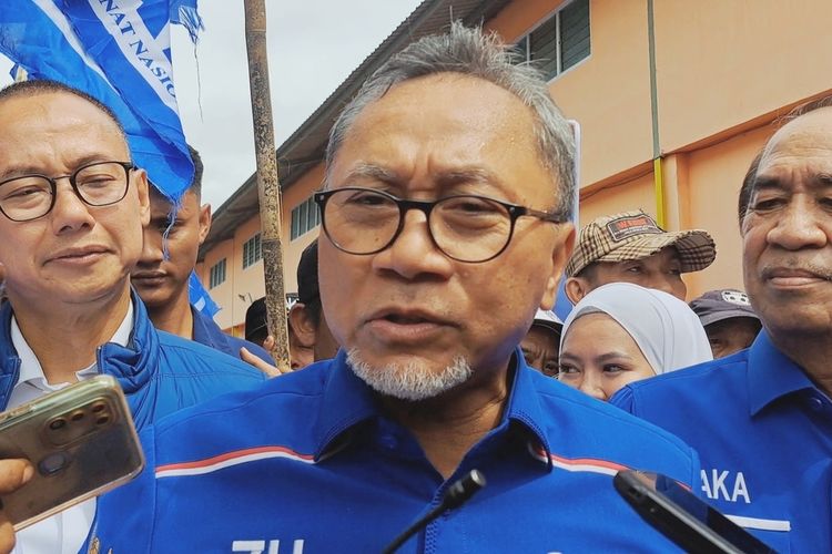 Zulkifli Hasan (Zulhas) ketua Partai Amanat Nasional saat ditemui wartawan