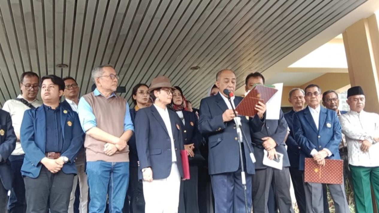 Sejumlah akademisi dan mahasiswa Universitas Padjajaran