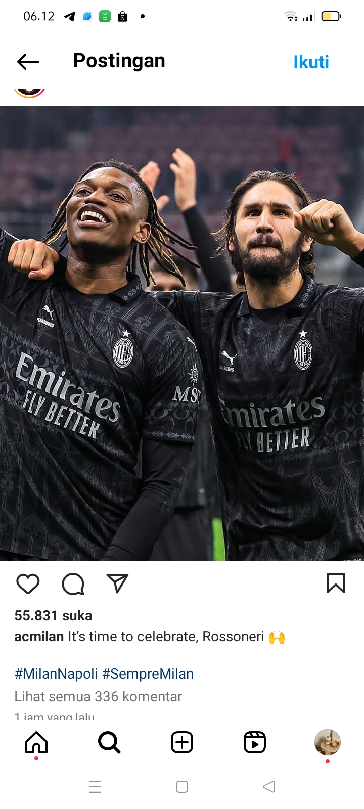 Pemain AC Milan selebrasi kemenangan