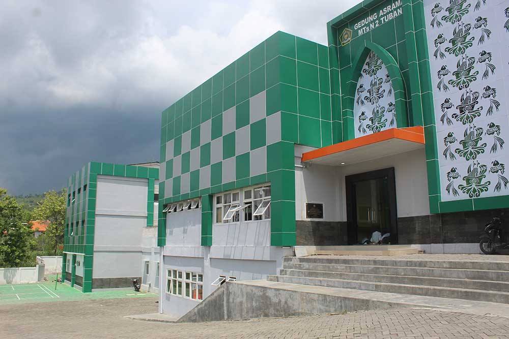 PROGRAM UNGGULAN: Kompleks Ma&rsquo;had MTs Negeri 2 Tuban menjadi penunjang pembelajaran ilmu agama untuk siswa.