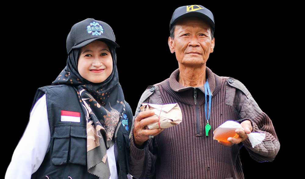 Istafada Ilma Nafi&rsquo;a (kiri), inisiator RESIK Tuban