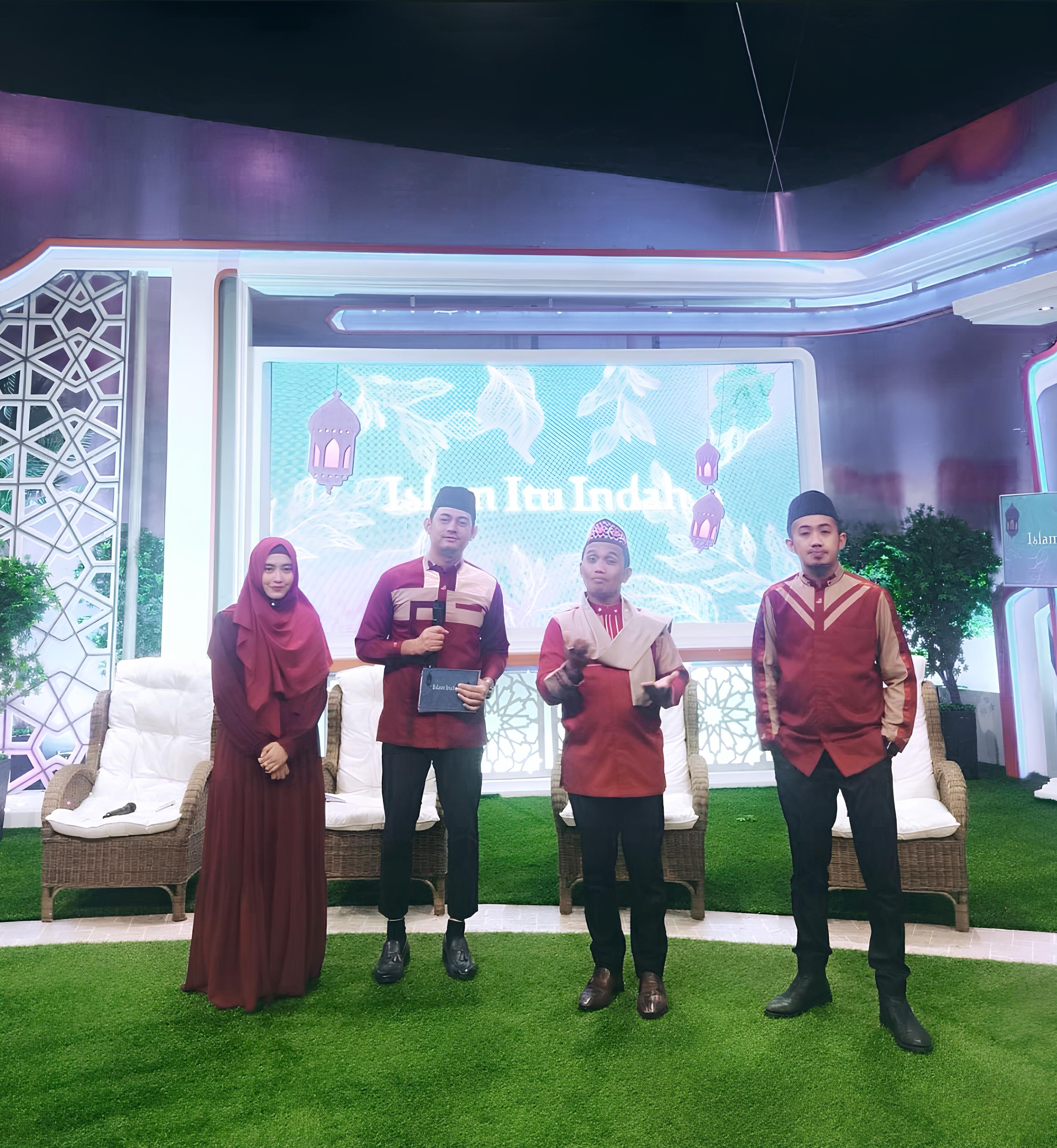 Ulfah Nur Fauziah atau Ning Zee saat menjadi salah satu pengisi acara di Muslim Itu Indah TransTV