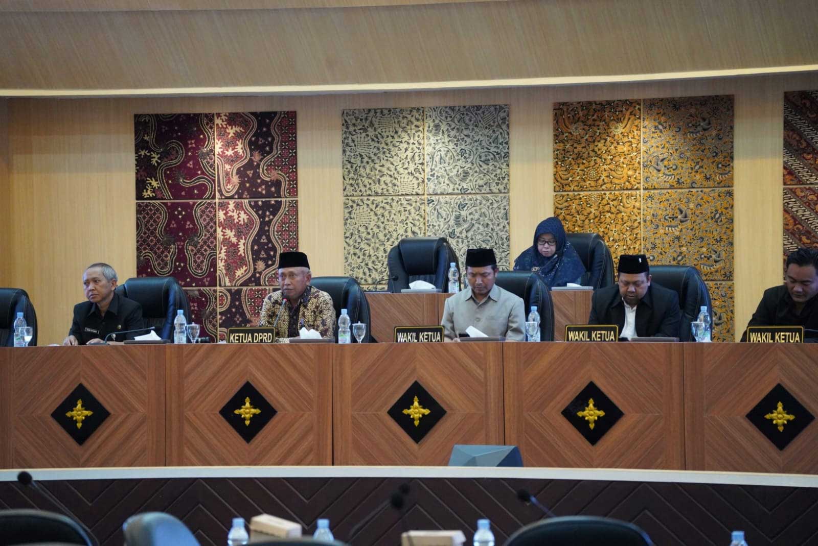 Rapat paripurna DPRD Tuban