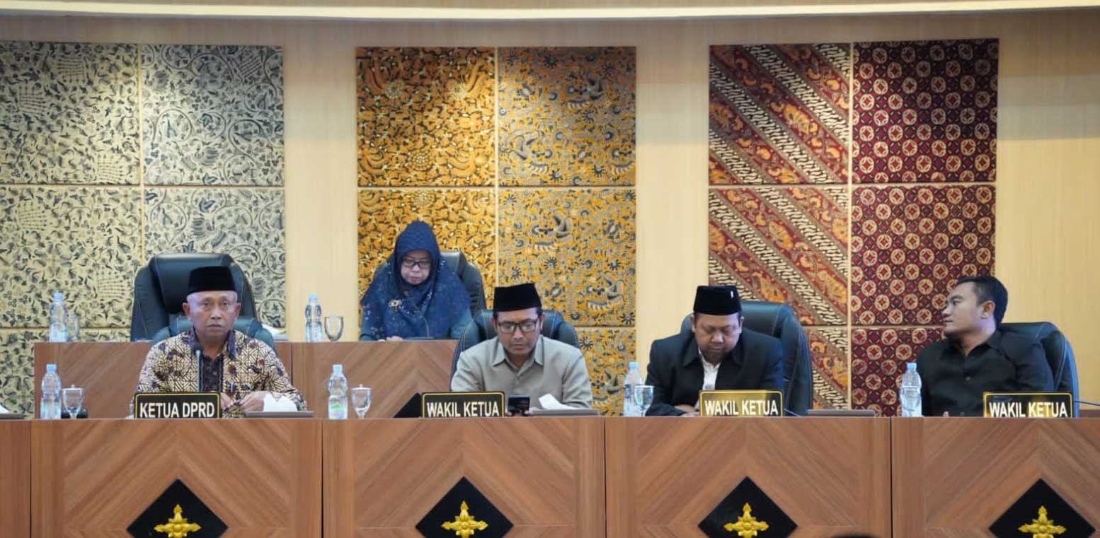 AYO KERJA LAGI: Anggota DPRD Tuban saat mengikuti rapat paripurna tahun anggaran 2023 lalu. Setelah tiga bulan &ldquo;rehat&rdquo;, hari ini mereka akan kembali menggelar rapat paripurna LKPJ 2023.