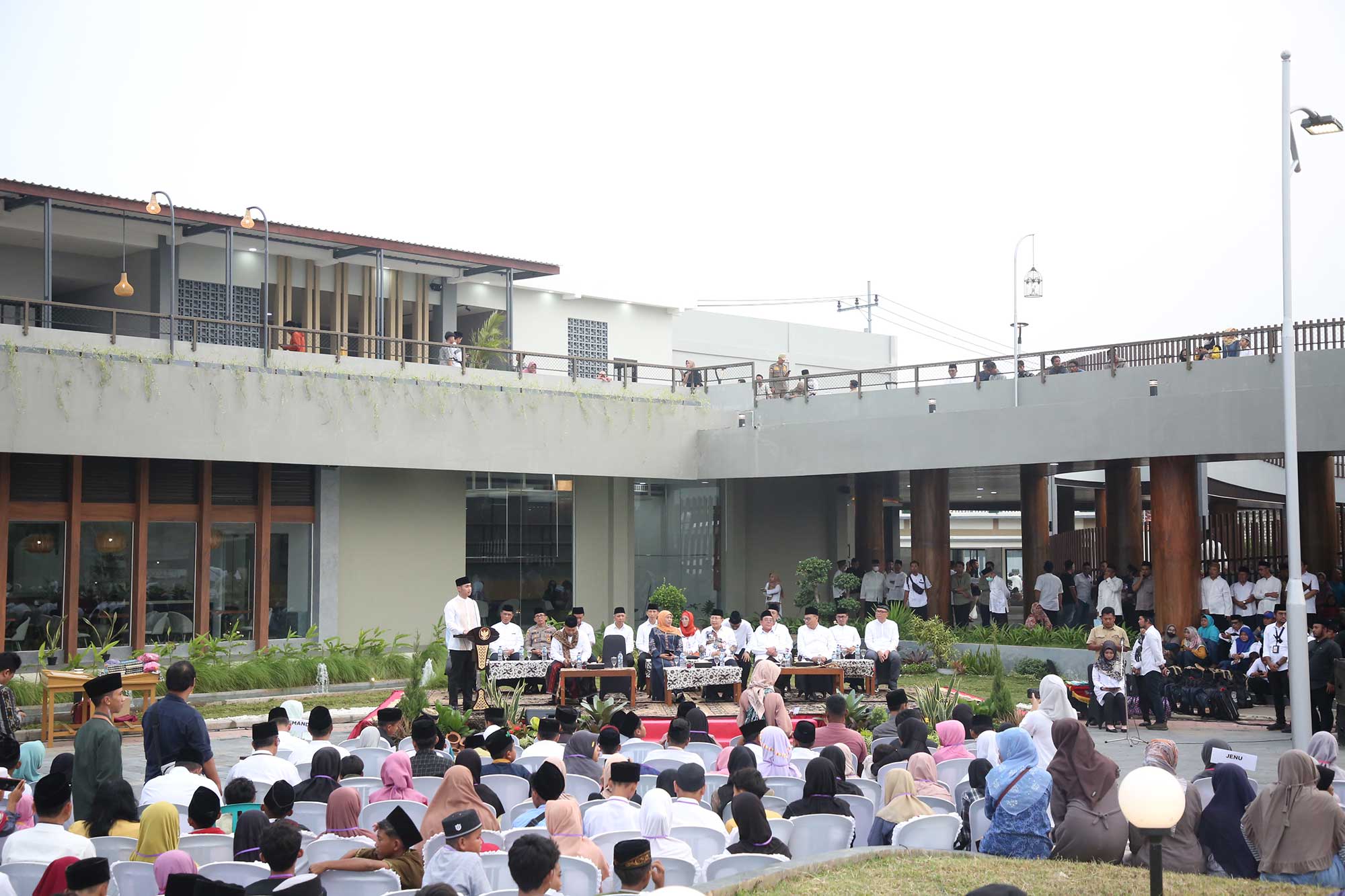 SEMAKIN TERBUKA: Tuban Abirama resmi dibuka Jumat (5/4). Diresmikan oleh Gubernur Jawa Timur periode 2019-2024, Khofifah Indar Parawansa didampingi Bupati Aditya Halindra Faridzky.