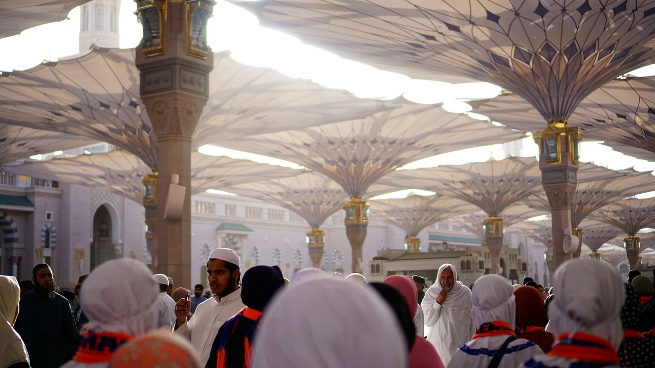 Perjalanan haji yang setiap tahun mengundang banyak ribuan jemaah dari Indonesia.