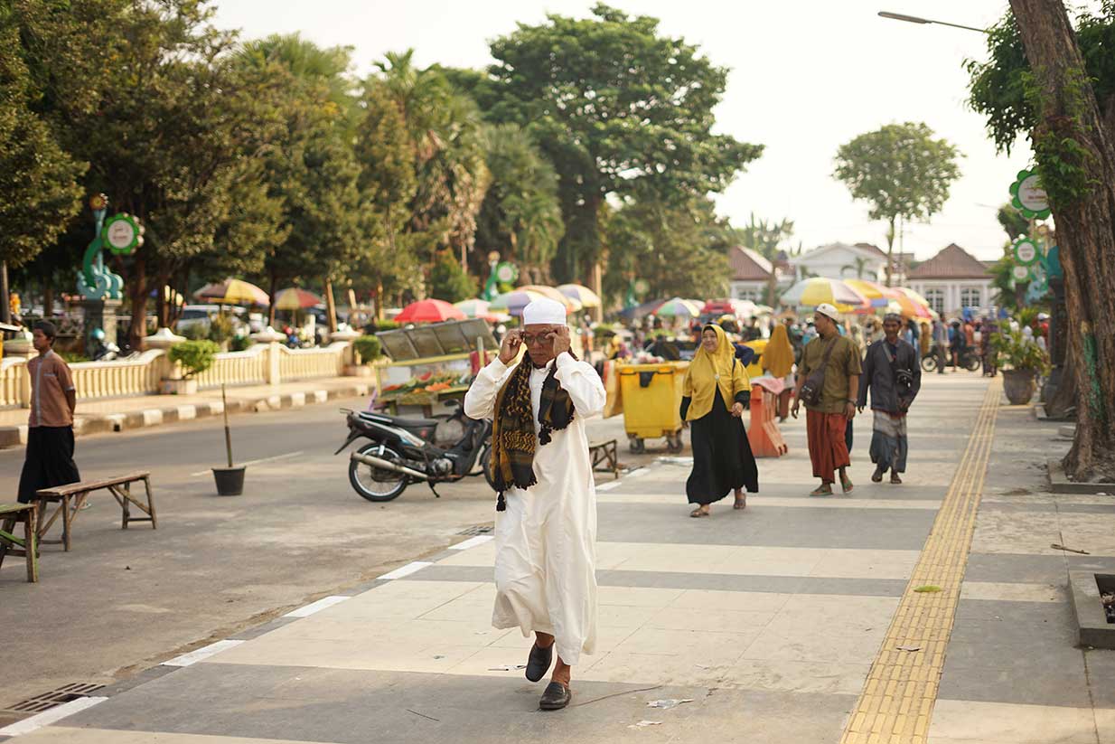 AKAN DIPERCANTIK: Sisi utara Alun-Alun Tuban yang sudah direnovasi tahun lalu. Ruang terbuka hijau ini bakal kembali dapat sentuhan revitalisasi.