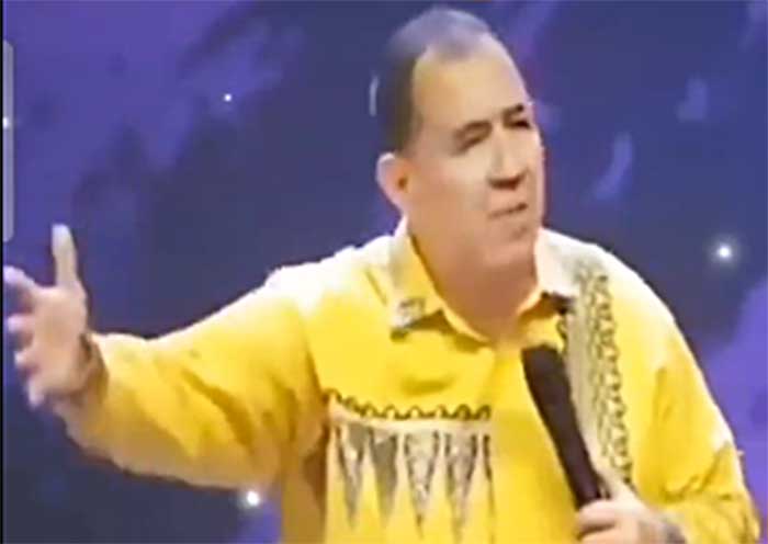 Potongan video pendeta Gilbert Lumoindong dituding menistakan agama.