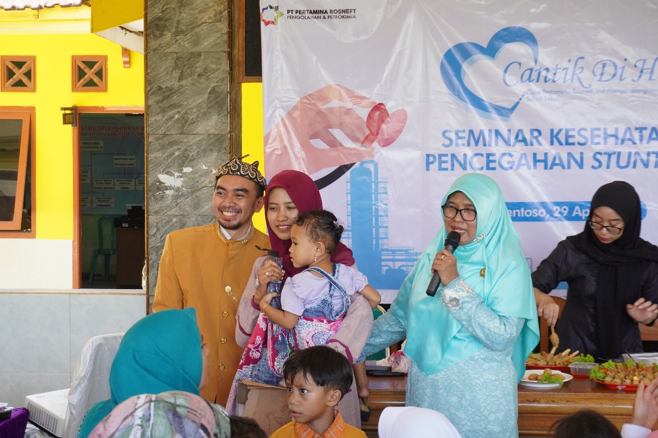 Persagi bersama PRPP menggelar sosialisasi stunting kepada warga di area sekitar proyek GRR Tuban.
