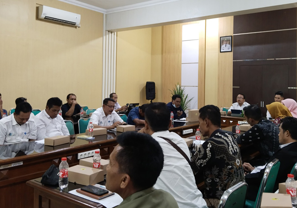 MUSYAWARAH: Anggota Forum Pokdarwis dan pengelola wisata di Tuban saat mengahadiri Sosialisasi PBJT, kemarin (8/5).