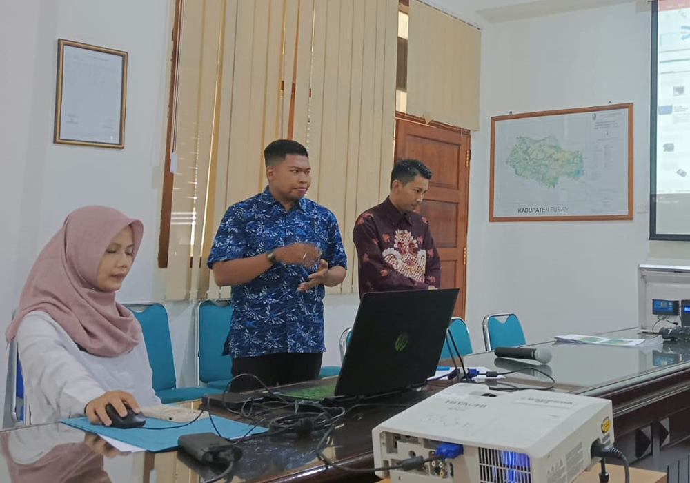 MENJELASKAN INOVASI: Salah satu inovator yang lolos babak presentasi pada Tubernova 2023.