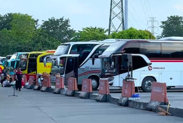 Kementerian Perhubungan melakukan evaluasi pada bus pariwisata.